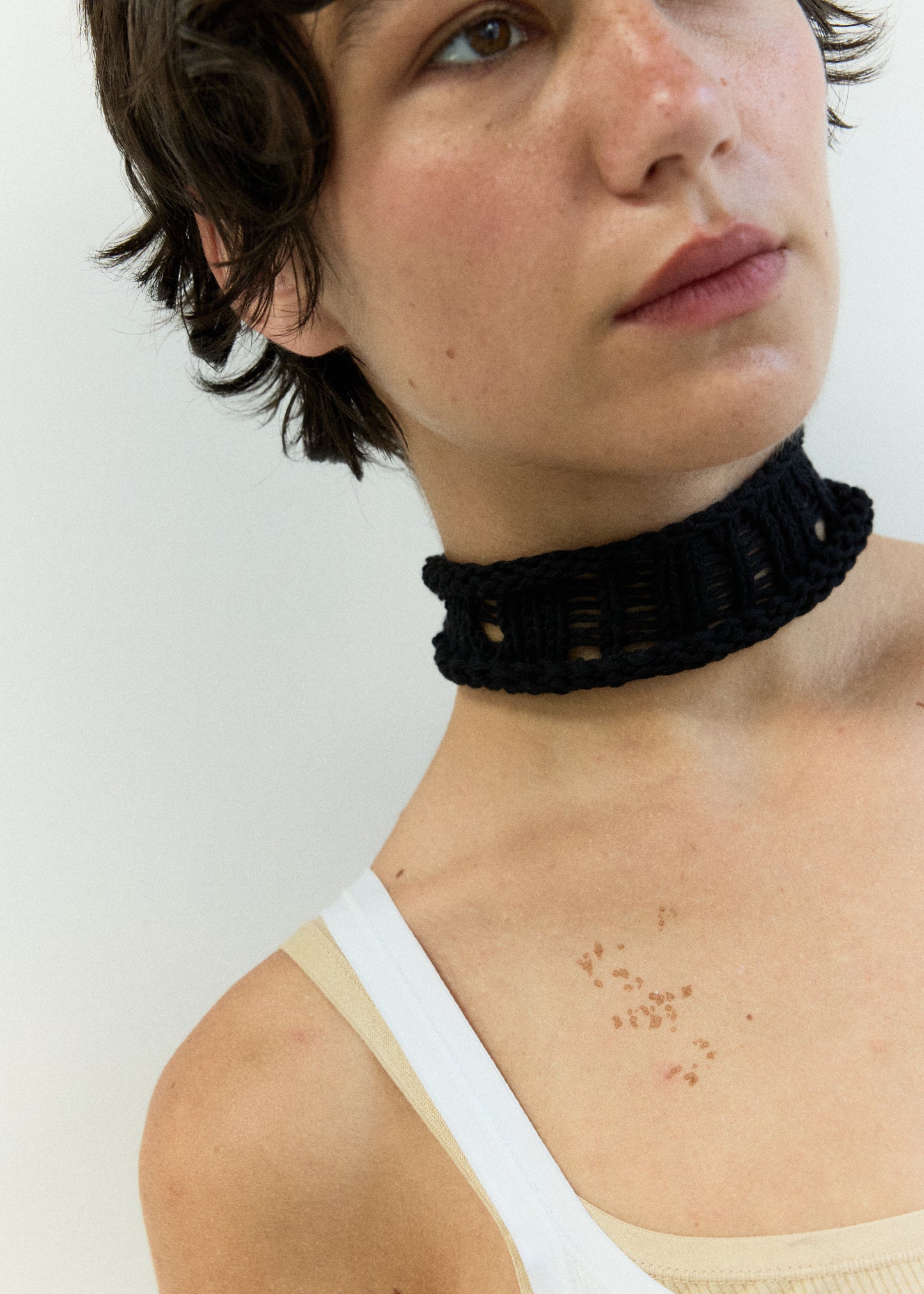 Carmen openwork choker / Ink black